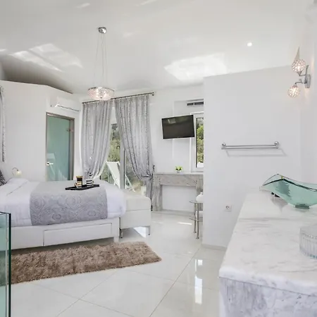 Villa Dion Retreat By