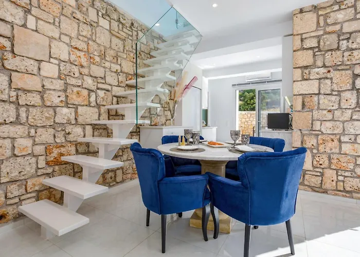 Villa Dion Retreat By *